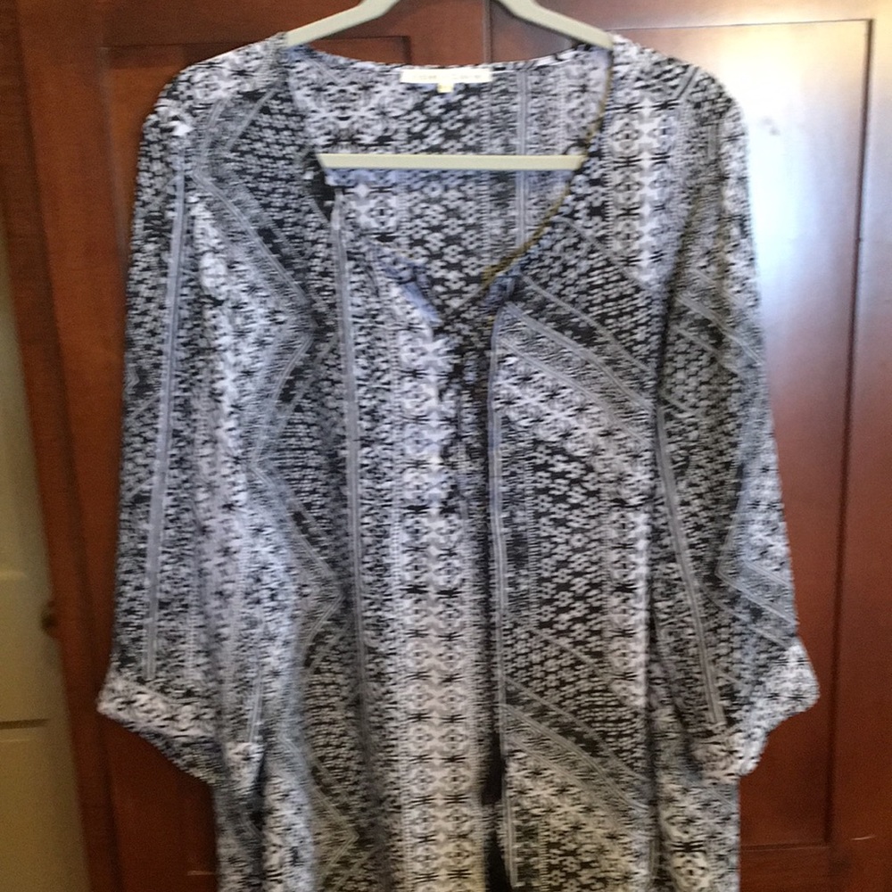 Violet and Claire 2x black and white print tunic top.
